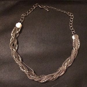 🔥PRICE DROP🔥Silver chocked necklace